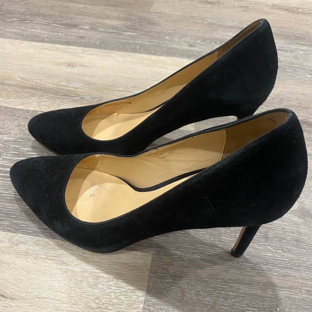 Elegant Black Women's Pumps